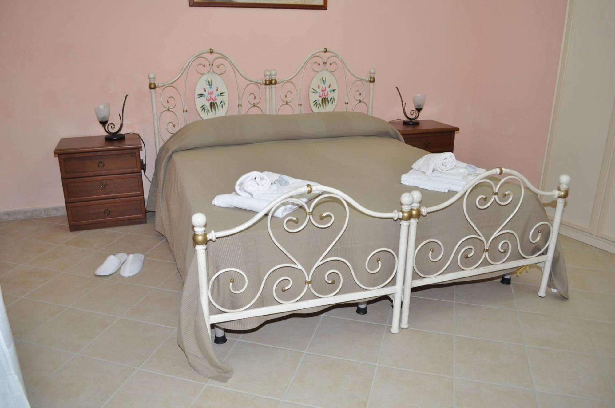 Case Albergo Al Cortiletto Licata Bagian luar foto