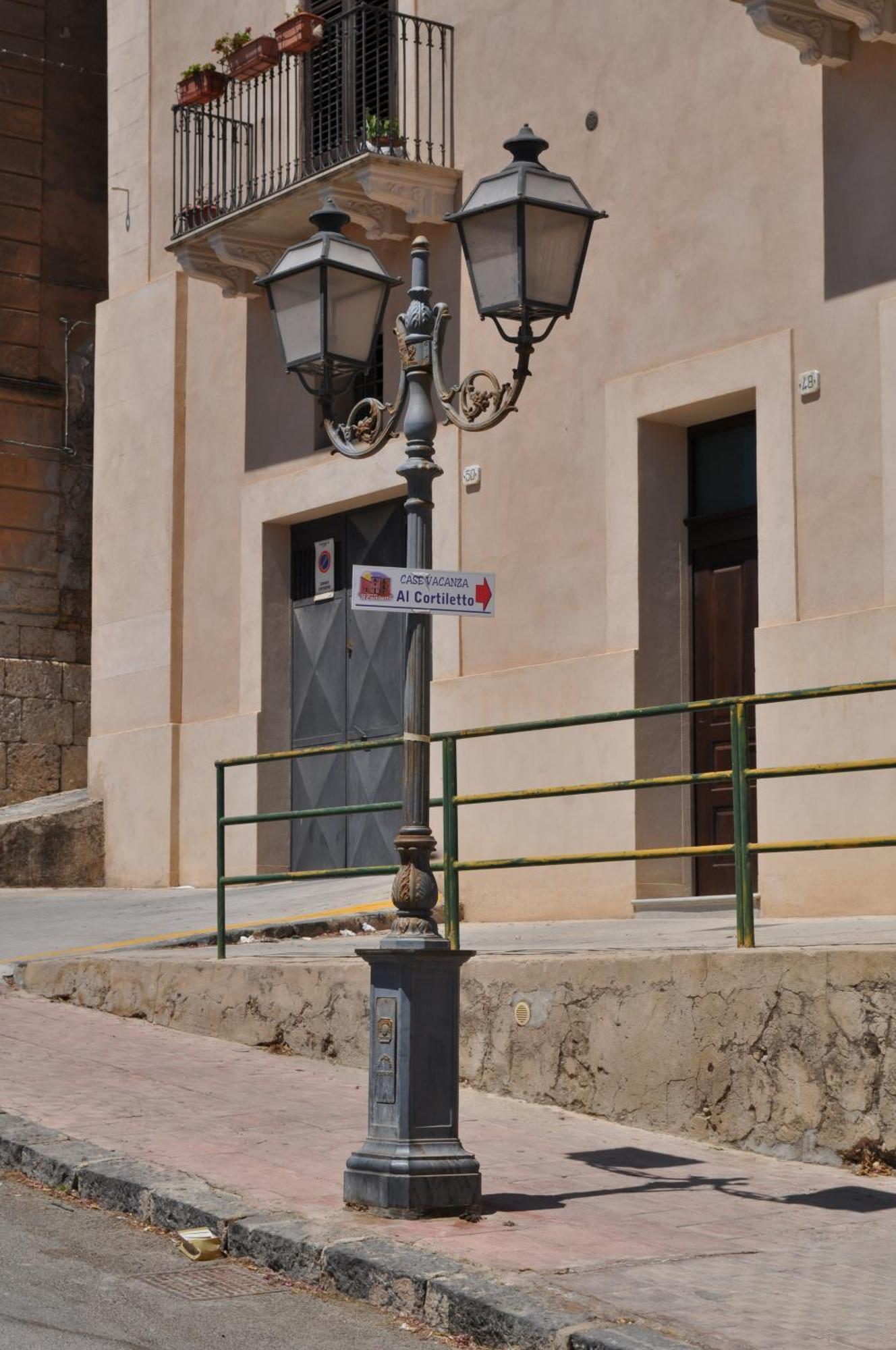Case Albergo Al Cortiletto Licata Bagian luar foto