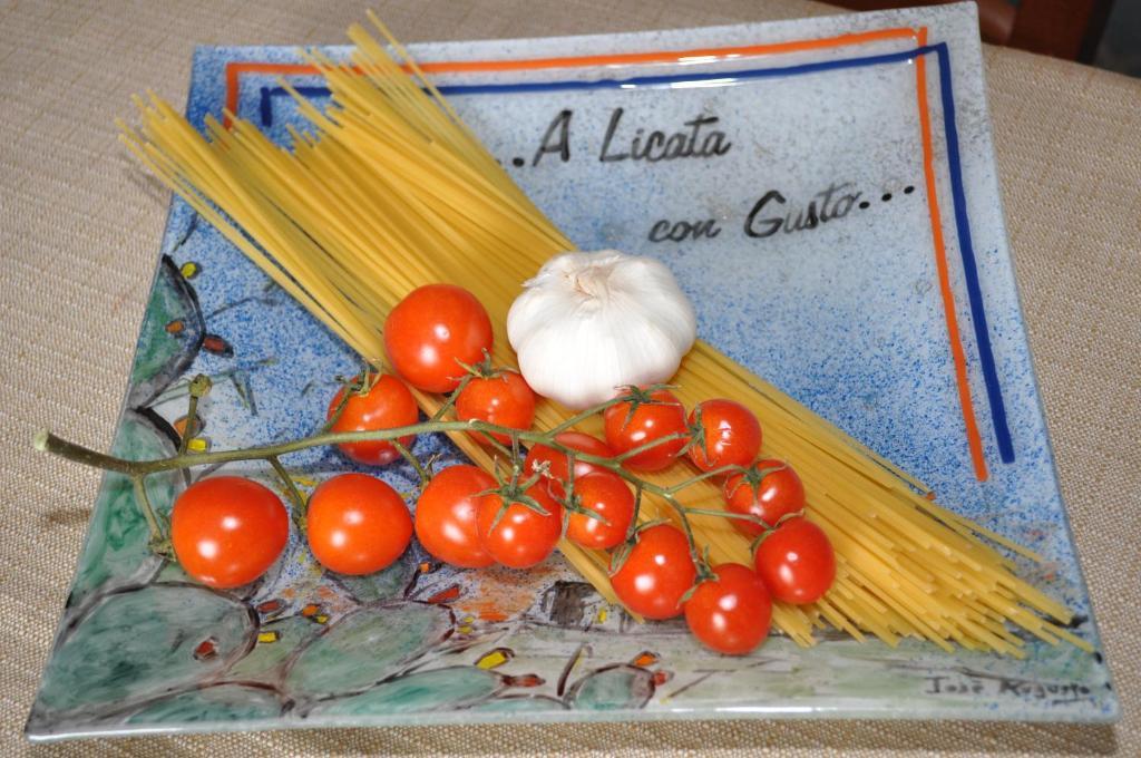 Case Albergo Al Cortiletto Licata Bagian luar foto