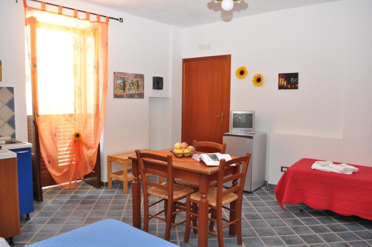Case Albergo Al Cortiletto Licata Ruang foto